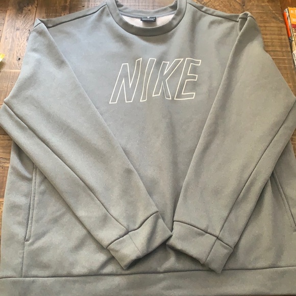 Nike Sweaters - Nike sweater with pouch pocket